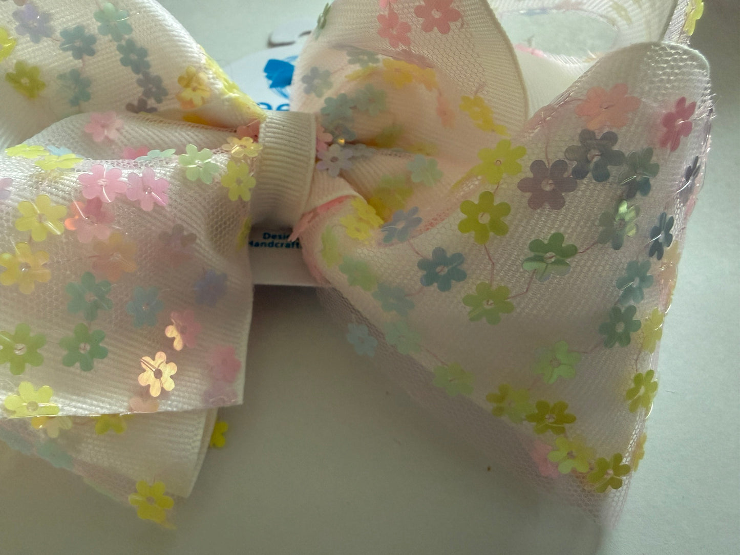 King seq tulle bow with flowers